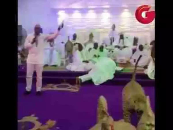 Video: No Worries! Despite His Olori Scandals,Ooni Of Ife Receives Odunlade Adekola At His Palace In Ife